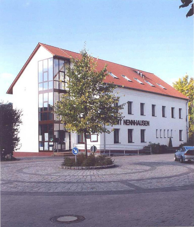 Für einen Link zur Webseite des Amtes Nennhausen kann das auf der rechten Seite eingestellte Foto vom Amtsgebäude Nennhausen angeklickt werden.