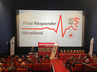 Klick öffnet Bildbetrachter; Blick auf Leinwand