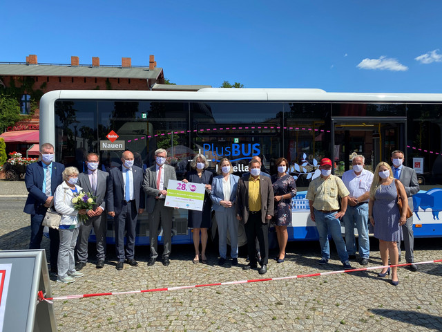 Die feierliche Eröffnung des neuen PlusBus in Dallgow-Döberitz. ©Landkreis Havelland