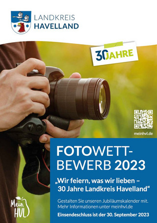 Plakat zum Fotowettbewerb mit der Aufschrift "Wir feiern, was wir lieben - 30 Jahre Landkreis Havelland" - Klick öffnet Bildbetrachter
