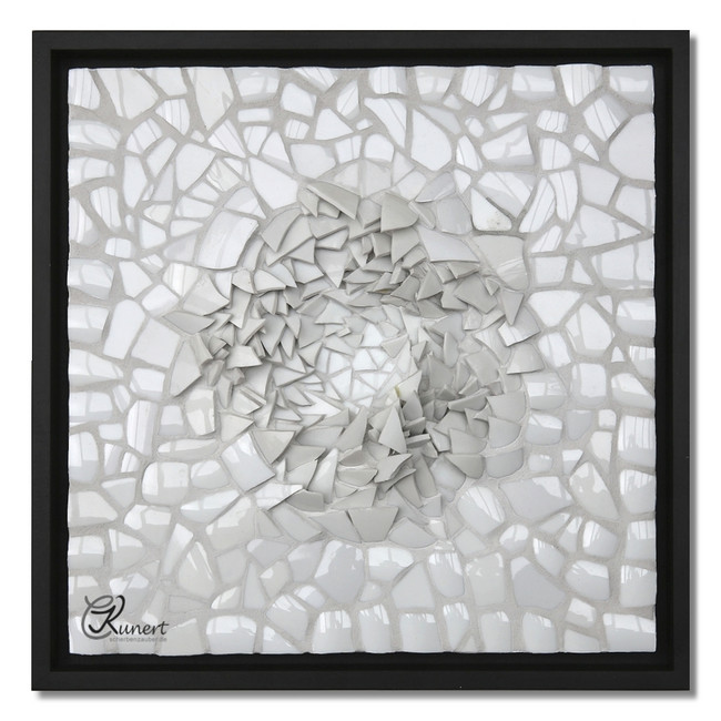 Klick öffnet Bildbetrachter; Scherbenmosaik