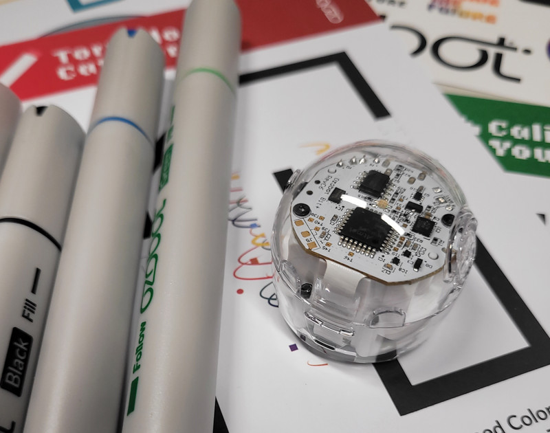 Klick öffnet Video; Miniroboter 