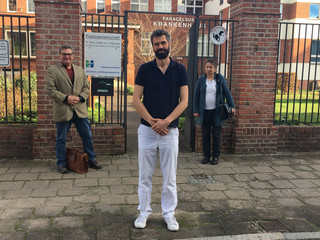 Sozialdezernent Wolfgang Gall, Orthopäde Dr. med. Christoph Trägenapp und Amtsärztin Dr. med. Anna Müller ©LK Havelland