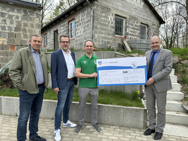 Klick öffnet Bildbetrachter; Personengruppe