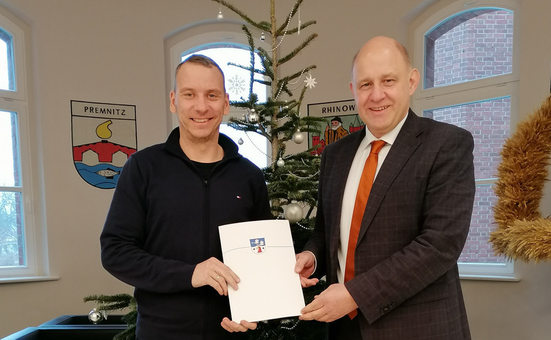 Klick öffnet Bildbetrachter, zwei Männer