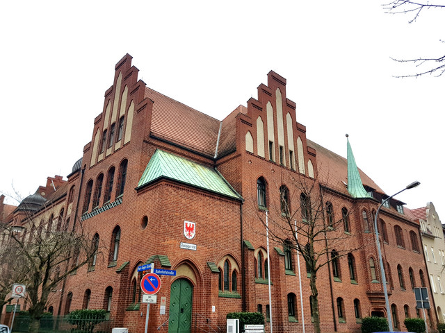 Klick öffnet Bildbetrachter; ein Gebäude