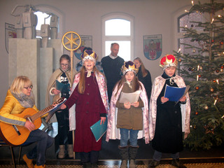 Die Sternsinger sangen im Kreishaus für die Mitarbeiter der Kreisverwaltung.