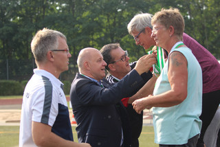 Klick öffnet Bildbetrachter mehrere Personen