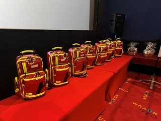 Klick öffnet Pressetext; Ersthelferausrüstung