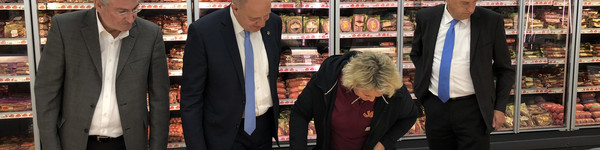 Landrat besichtigt das neue Lebensmittelgeschäft „Falkenfein“ in der Spandauer Straße, ©Landkreis Havelland
