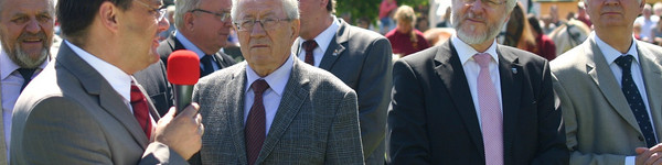 Landwirtschaftsminister Jörg Vogelsänger eröffnete am Himmelfahrtstag gemeinsam mit Landrat Dr. Burkhard Schröder die 21. BraLa in Paaren im Glien.