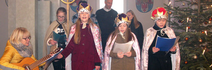 Die Sternsinger sangen im Kreishaus für die Mitarbeiter der Kreisverwaltung.