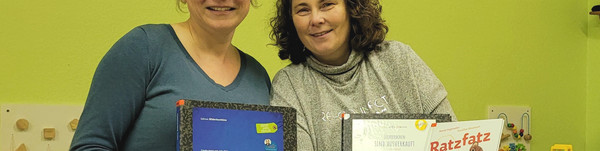 Klick öffnet Bildbetrachter; zwei Frauen