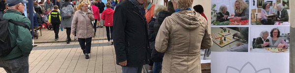 Blick auf einen Marktstand beim Tag der Vereine 2022 - Klick öffnet Bildbetrachter