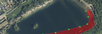 Luftaufnahme des Nymphensees mit Kennzeichung des Schutzbereichs in rot - Klick öffnet Bildbetrachter