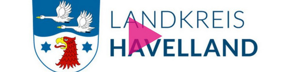 Das Wappen des Landkreises Havelland, darauf ist ein "Play"-Symbol eines Webplayers.