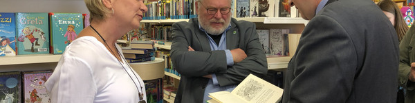 Landrat zu Gast in der Brieselanger Gemeindebibliothek ©Landkreis Havelland