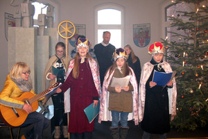 Die Sternsinger sangen im Kreishaus für die Mitarbeiter der Kreisverwaltung.
