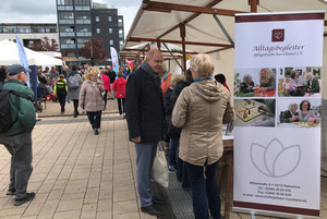Blick auf einen Marktstand beim Tag der Vereine 2022 - Klick öffnet Bildbetrachter