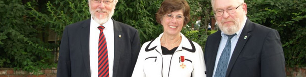 v.l. Landrat Dr. Burkhard Schröder, Angelika Spiekermann, Bürgermeister Brieselang Wilhelm Garn