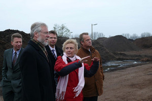 Landrat, Geschäftsführerin Schmude und Nauens Bürgermeister, Detlef Fleischmann