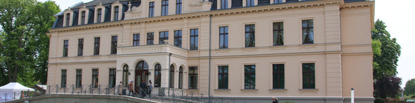 Im Schloss Ribbeck ist seit Mai 2019 eine Ausstellung über Theodor Fontane zu finden.