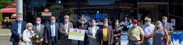 Die feierliche Eröffnung des neuen PlusBus in Dallgow-Döberitz. ©Landkreis Havelland