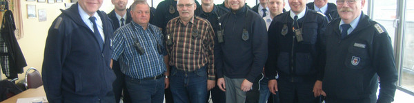 Digitalfunk-Schulung in Friesack mit den Dozenten Landesschule und Technischen Einrichtung für Brand- und Katastrophenschutz Eisenhüttenstadt. Vorne rechts: Bernhard Duessmann und vorne links: Ralf Kiehn