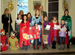 Die Sternsinger wurden von Roger Lewandowski im Kreishaus in Rathenow empfangen.