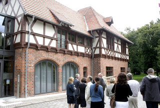 Nach mehrmonatiger Sanierung wurde am heutigen Dienstag der "Pferdestall" am Kreishaus in Rathenow als Sitz des Bürgerservicebüros wieder eingeweiht.