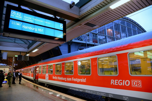Der Interregio hält mit dem Fahrplanwechsel am 14. Dezember 2014 nun auch in der Kreisstadt des Havellandes, © Deutsche Bahn AG